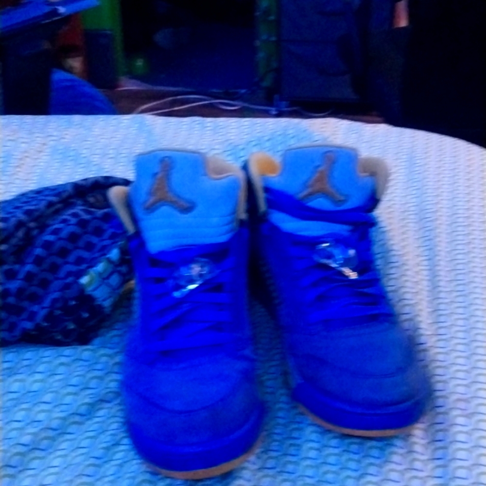 Jordan 5s Varsity blue size 10.5